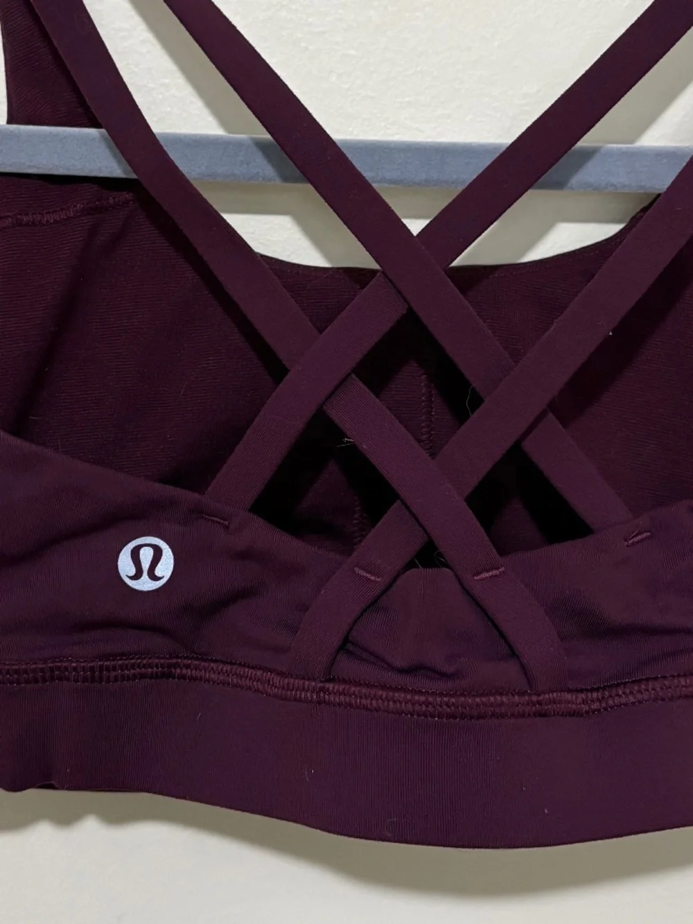 EUC Lululemon Energy Sports Bra with Medium Support in Burgundy Size 2